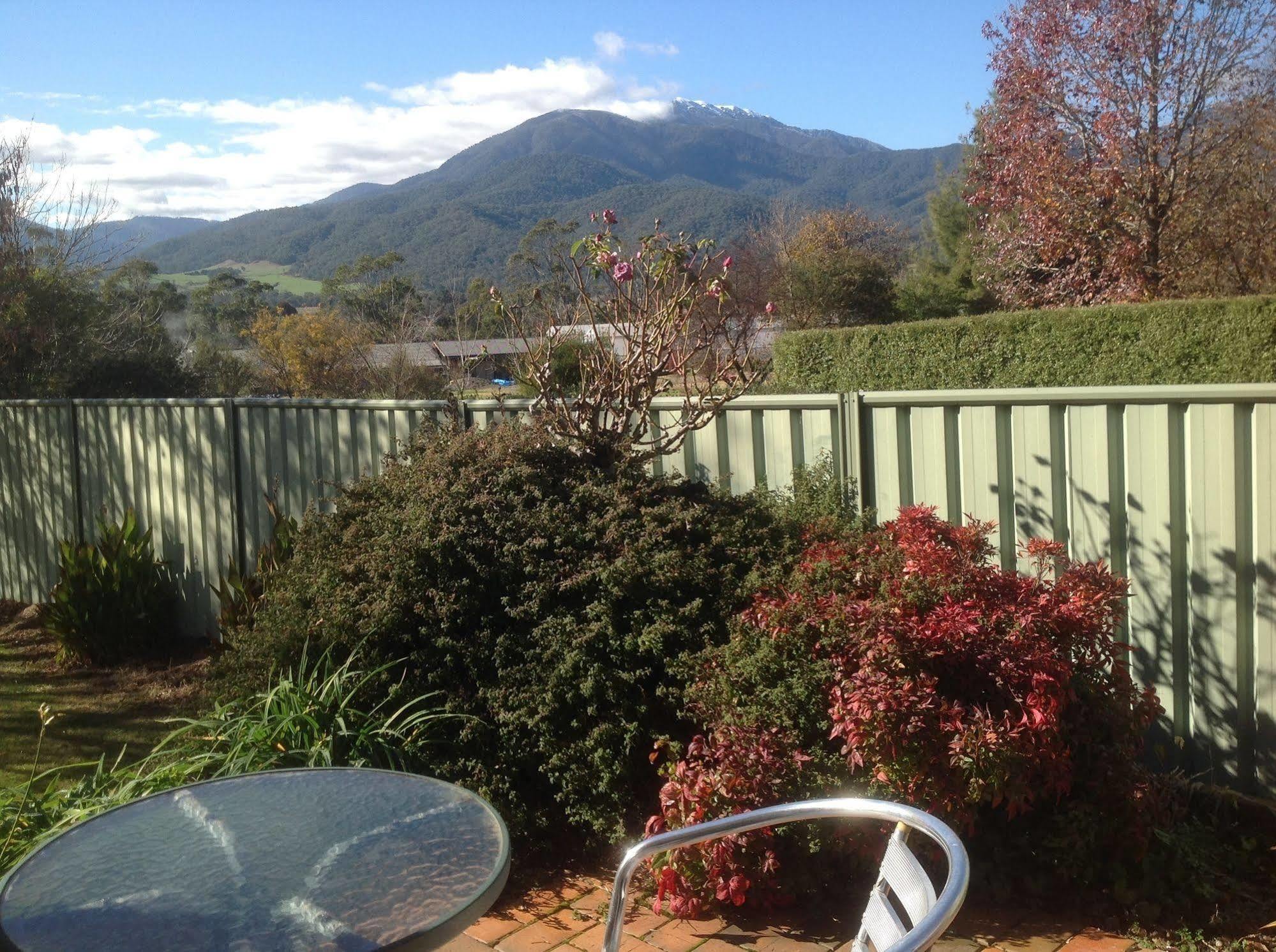 Bogong Moth Motel Mount Beauty Exterior photo