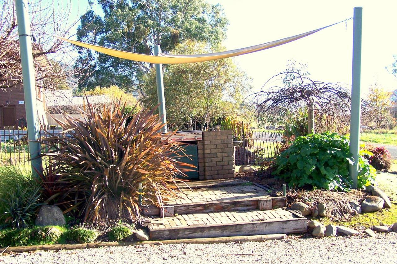 Bogong Moth Motel Mount Beauty Exterior photo